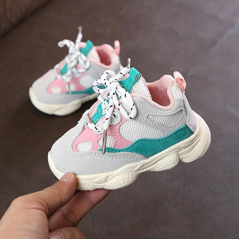 Chaussures Bébé Tout-petits Nouvelles Chaussures de Sport Printemps Automne Semelle Souple Patchwork Enfants Baskets à Lacets Garçons Filles Chaussures Enfant