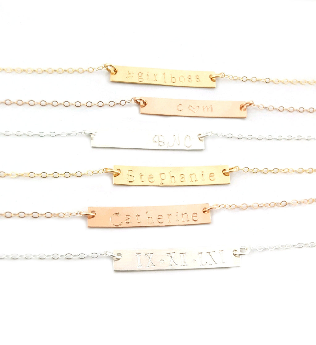 Collier barre personnalisé estampé à la main