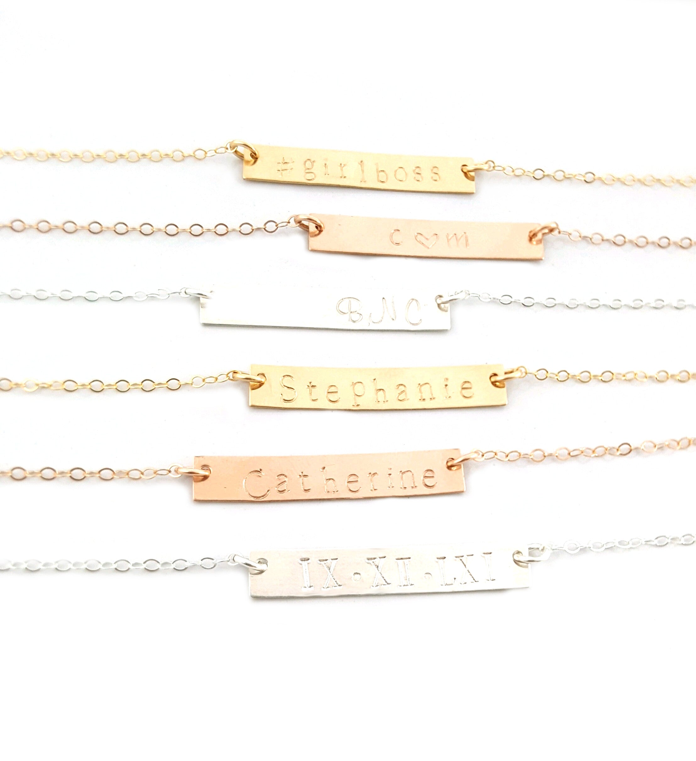 Collier barre personnalisé estampé à la main