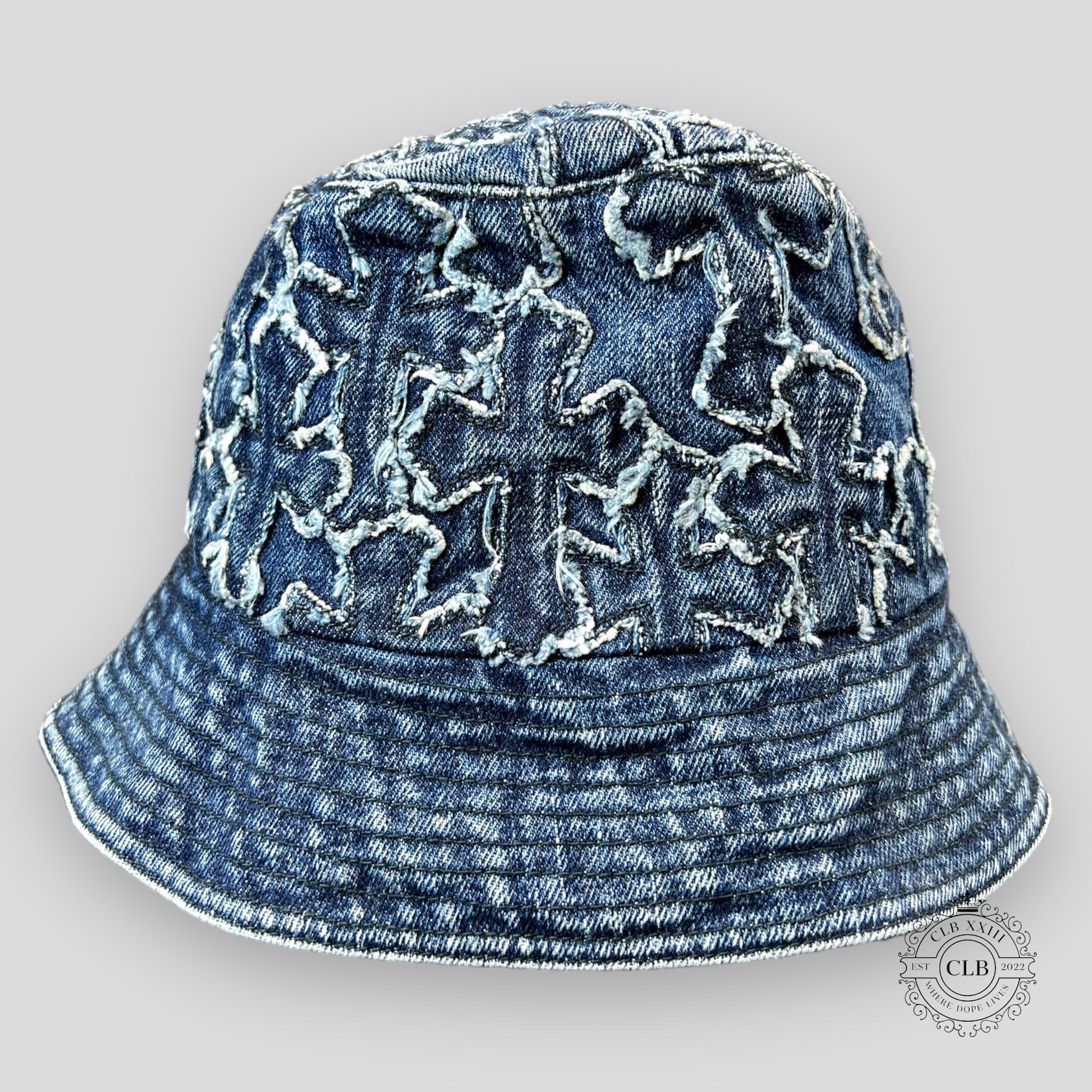 CHAPEAU BOB EN JEAN CHROME HEARTS