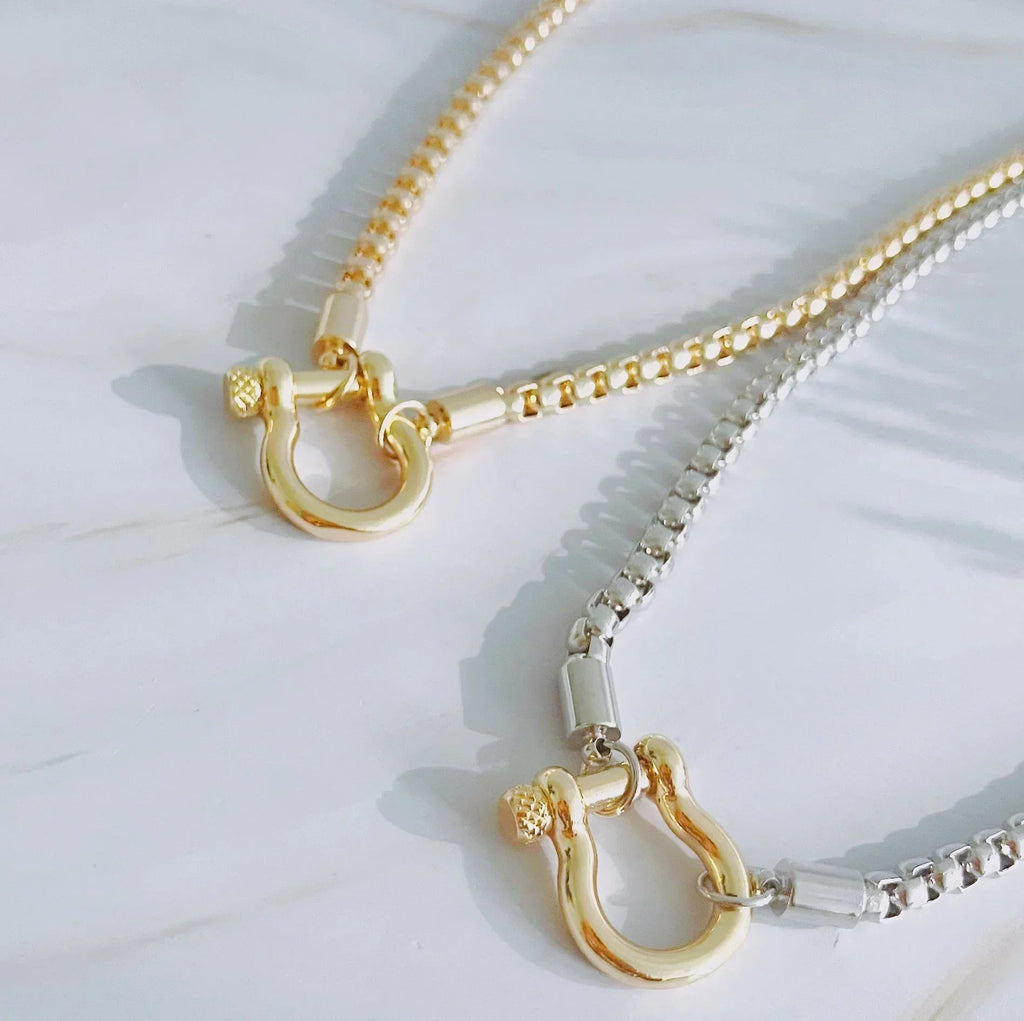 Collier chaîne avec pendentif de luxe
