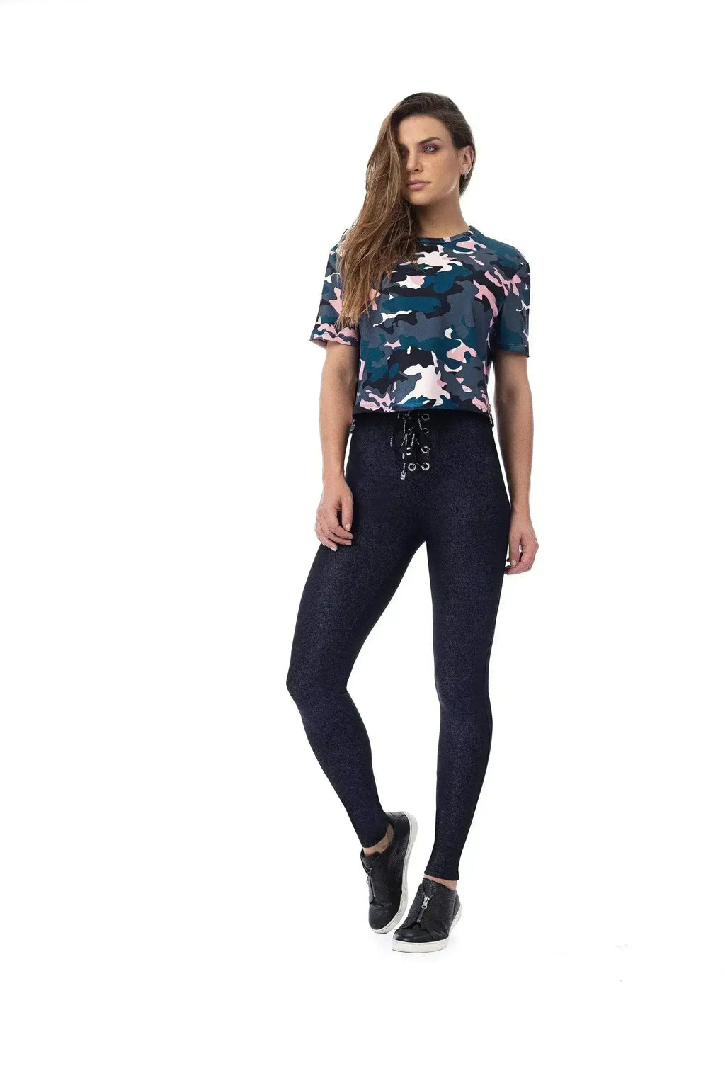 Crop Top Manches Courtes Camouflage Marguerites | Élégant et Confortable
