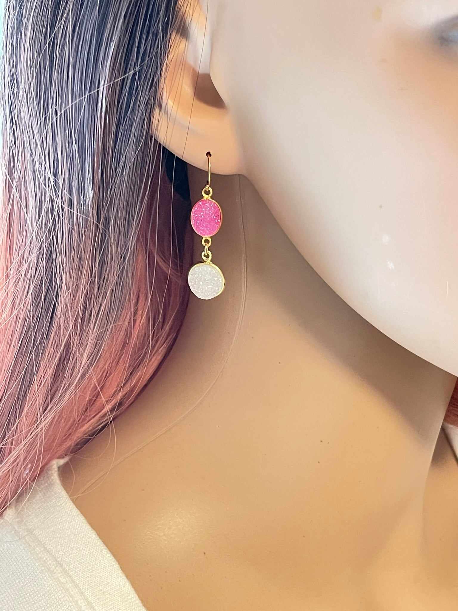 Boucles d'oreilles pendantes doubles Druzy rose vif et blanc – Or rempli 14 carats, 3,8 cm