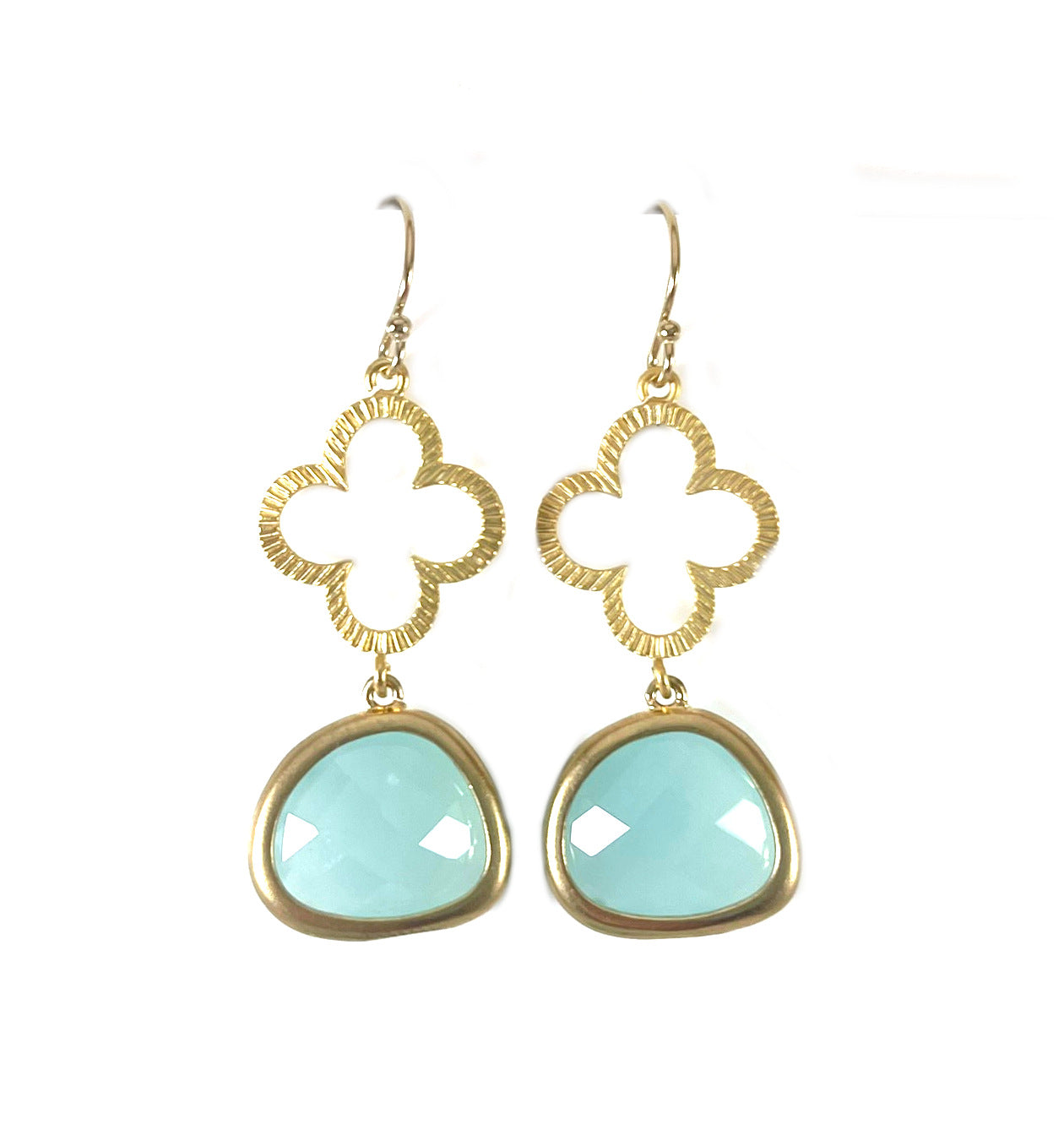 Boucles d'oreilles pendantes trèfle doré et verre aigue-marine – Crochets d'oreilles en or 14 carats laminé, 3,8 cm