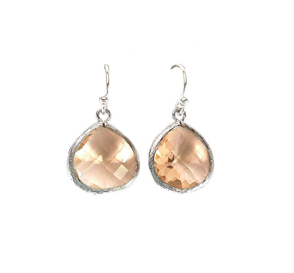 Boucles d'oreilles pendantes en argent sterling avec cristaux de pêche en forme de goutte – Facettées, faites à la main