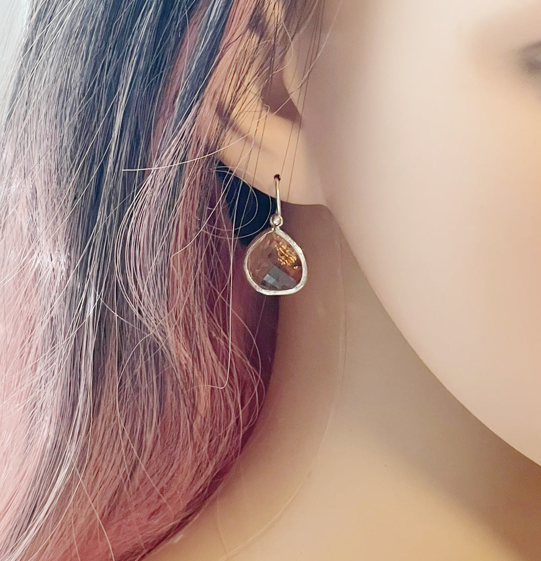 Boucles d'oreilles pendantes en argent sterling avec cristaux de pêche en forme de goutte – Facettées, faites à la main