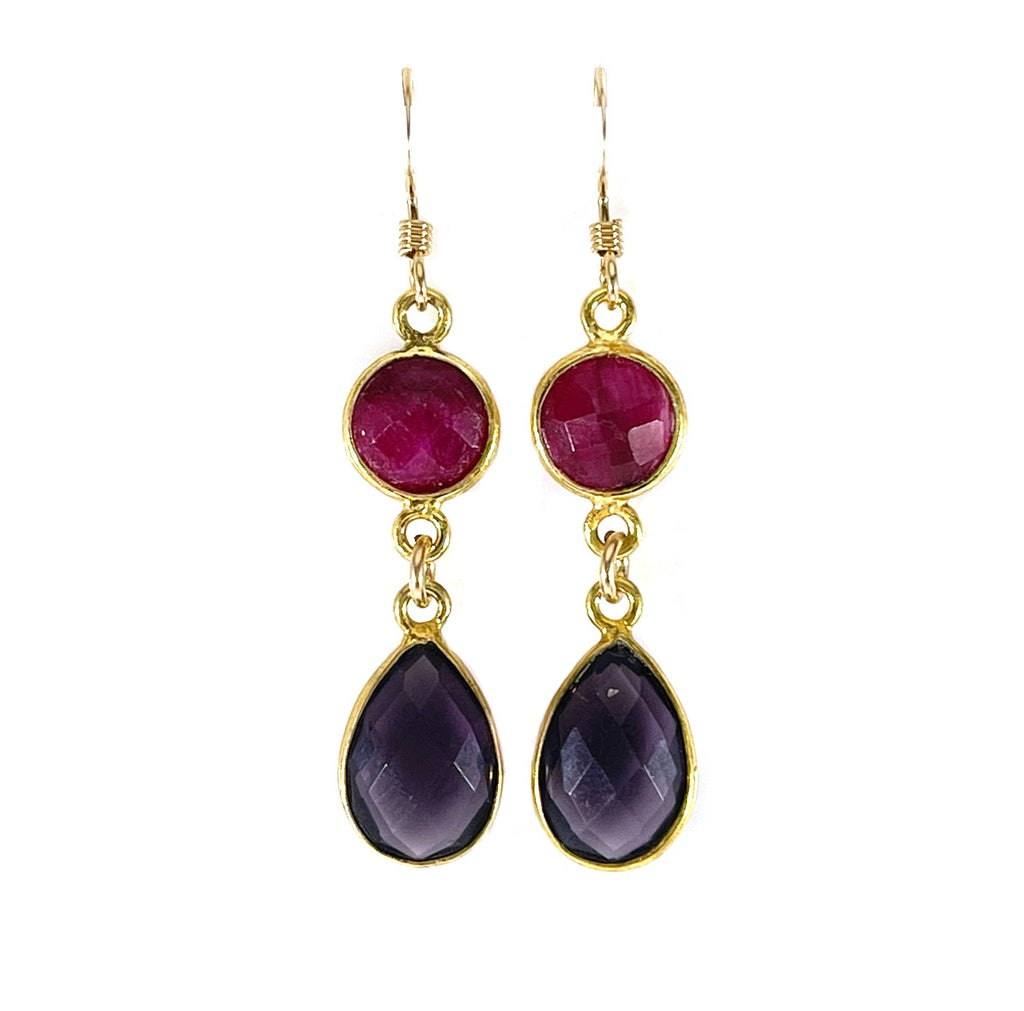 Boucles d'oreilles pendantes Rubis et Améthyste teints – Serties d'or rempli 14 carats – Fabriquées à la main à Raleigh NC – Bijoux de 3,8 cm livrés dans un écrin