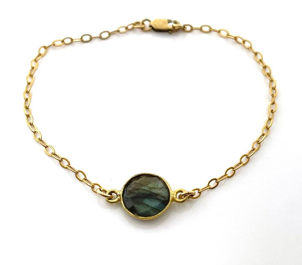 Bracelet à lunette en labradorite flash – Chaîne remplie d'or 14k – Fabriqué à la main à Raleigh NC – 7,25" avec fermoir mousqueton, coffret cadeau inclus