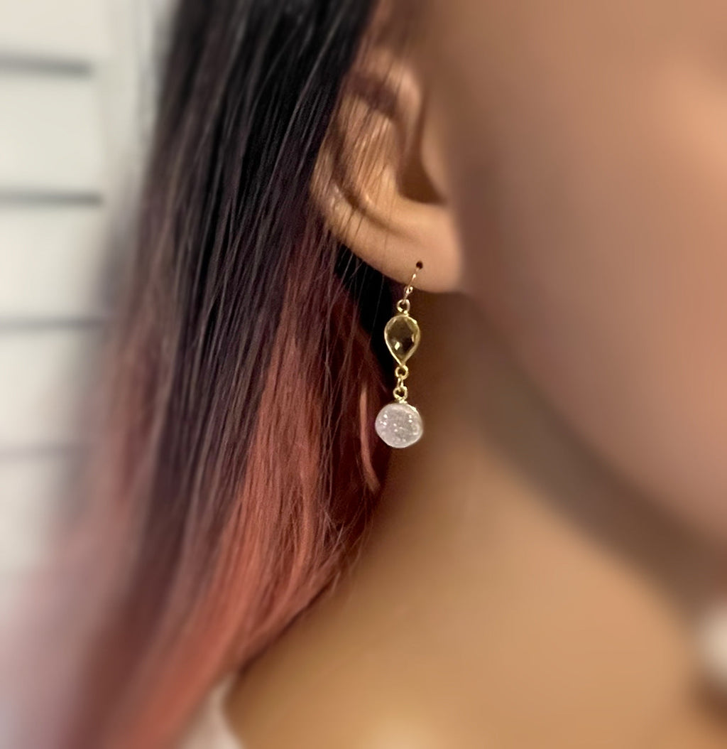 Boucles d'oreilles pendantes Quartz Citron et Druzy Blanc – Or 14k Rempli – Fait main à Raleigh NC – Bijoux de 3,8 cm livrés dans un coffret