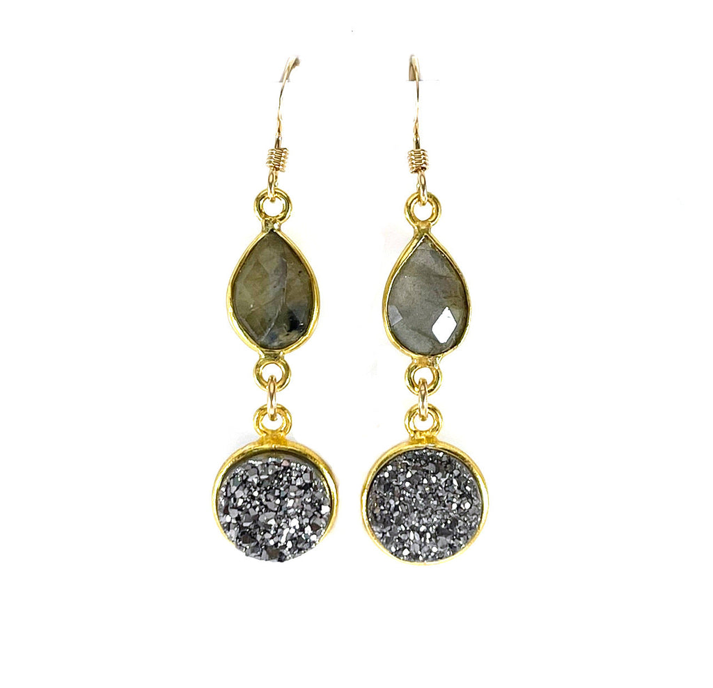 Boucles d'oreilles pendantes Labradorite et Druzy gris – Rempli d'or 14k – Fabriquées à la main à Raleigh, NC – Bijoux de 3,8 cm livrés dans une boîte cadeau