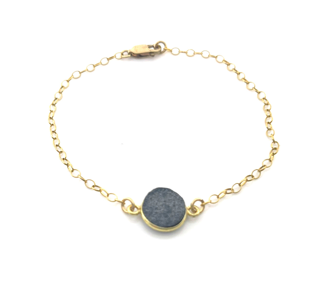 Bracelet Dainty Druzy gris – Chaîne en or 14 carats laminé – Pierre précieuse étincelante – Fait main à Raleigh