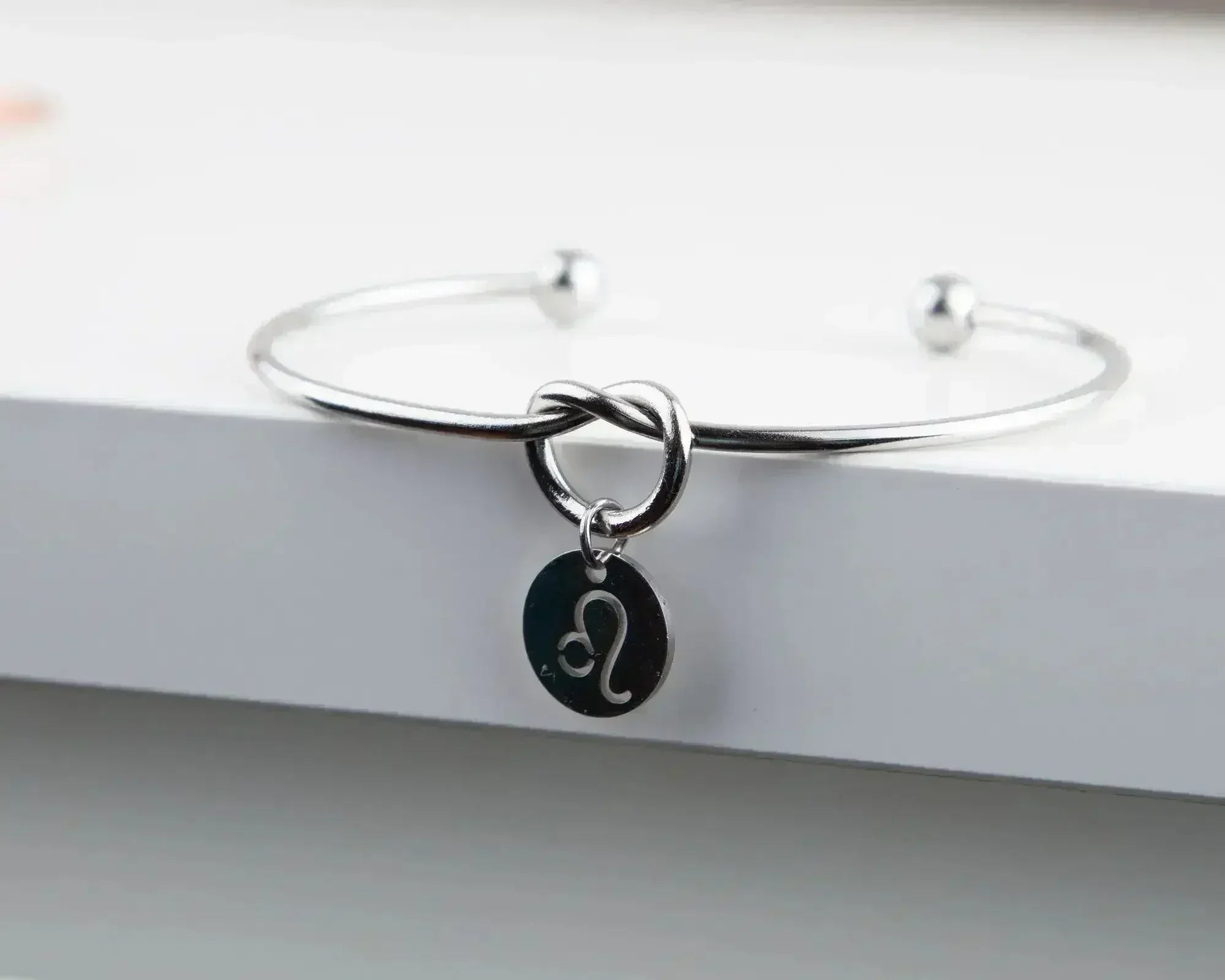 Bracelet Nœud Délicat, Jonc Nœud en Fil avec Breloque Symbole Zodiaque Cadeau