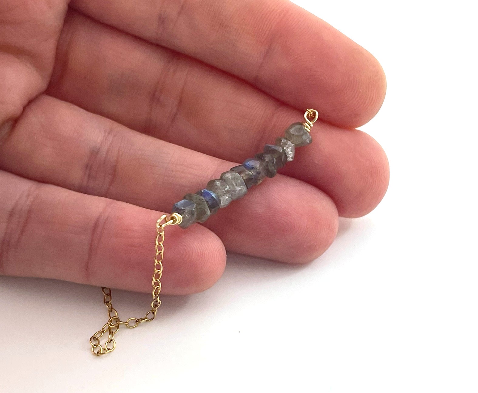 Collier barre en labradorite – Bijou unique en or rempli 14 carats