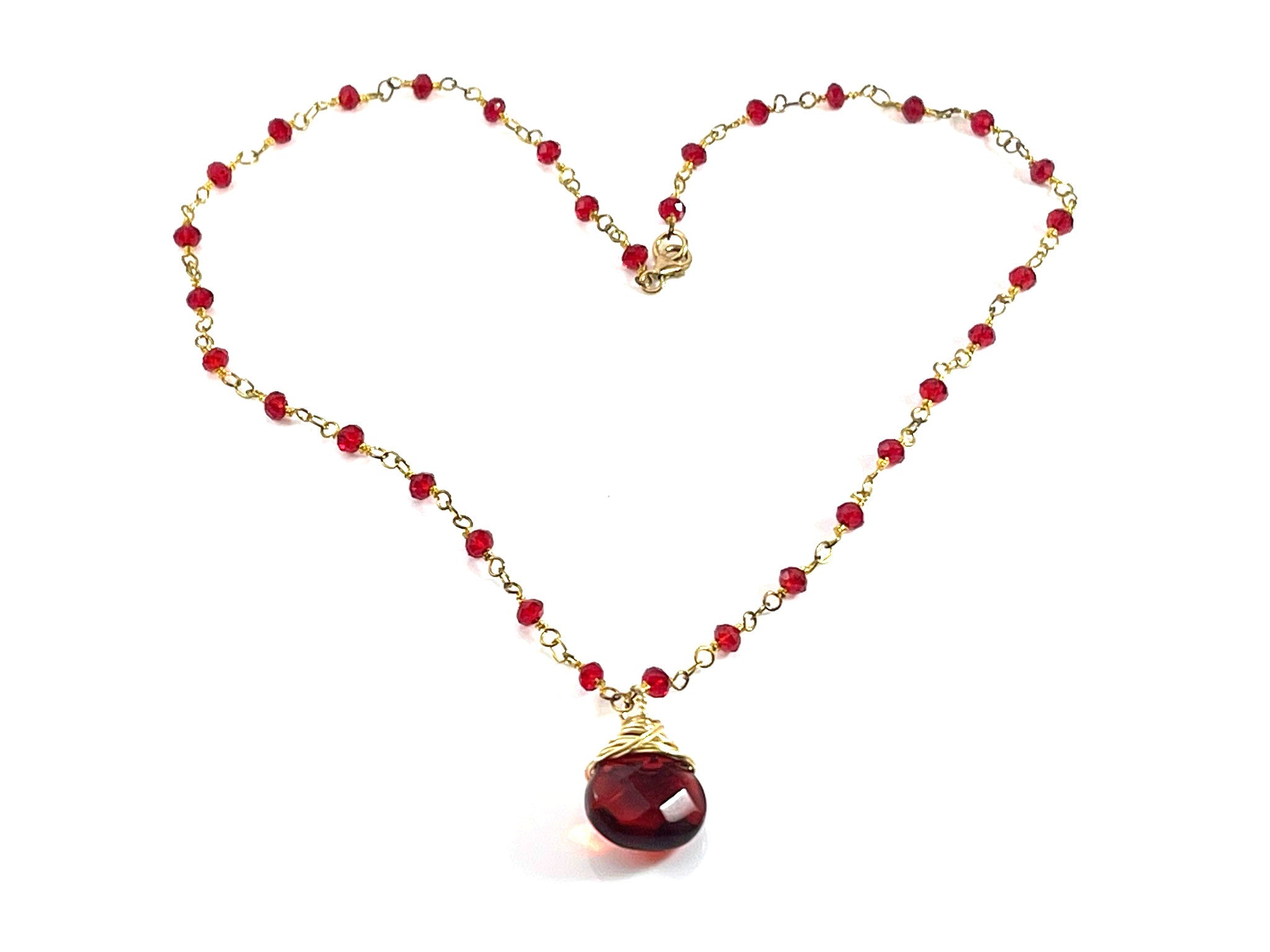Collier pendentif en verre rouge – Laiton plaqué or, 45,7 cm