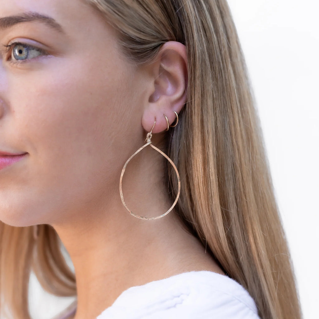 Boucles d'oreilles créoles martelées forgées à la main