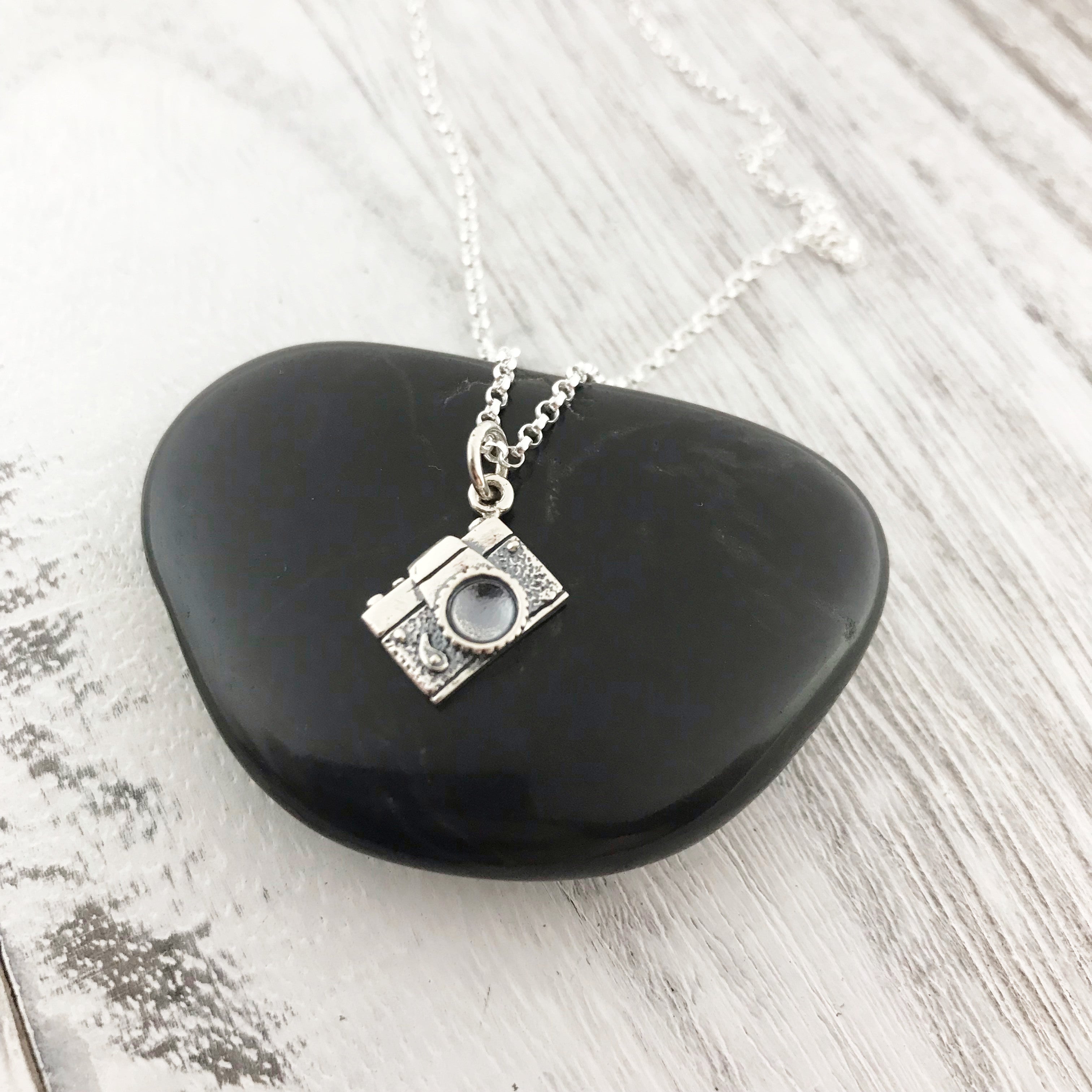 Collier appareil photo vintage en argent sterling – Cadeau pour photographe