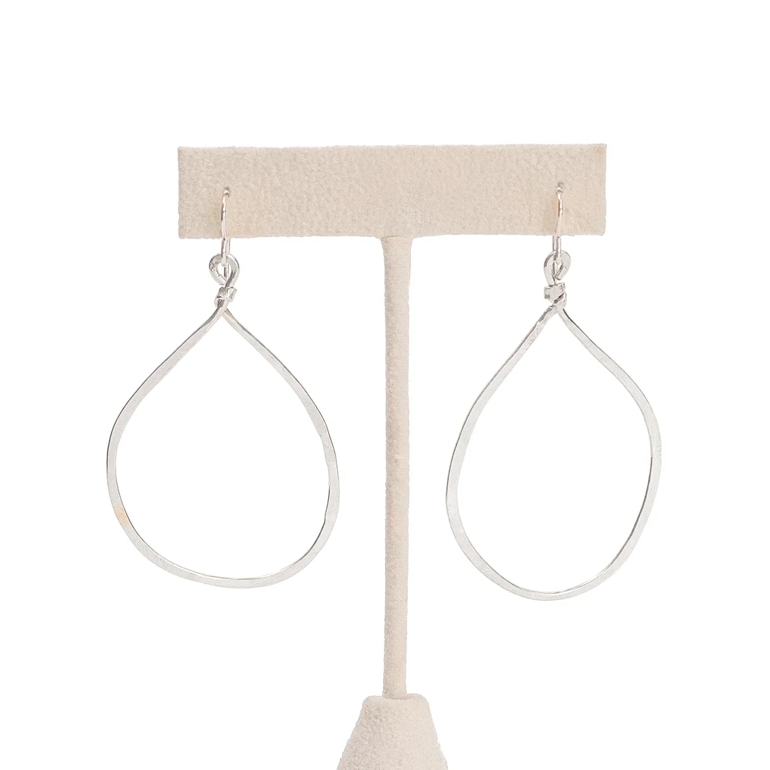 Boucles d'oreilles créoles martelées forgées à la main