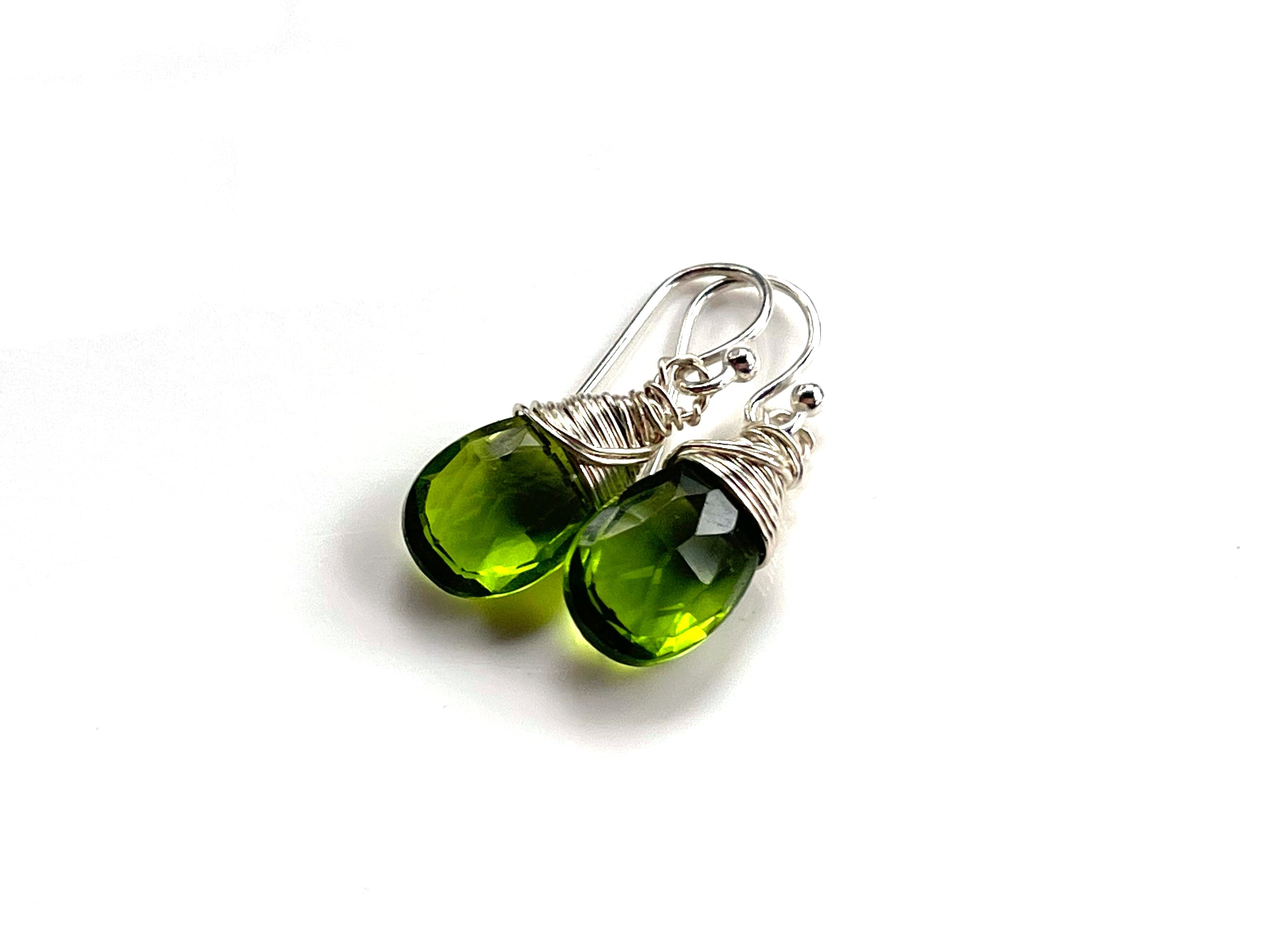 Boucles d'oreilles en argent sterling filigrane avec péridot