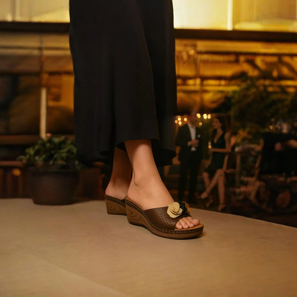 Sandales compensées noires Juliet pour femme