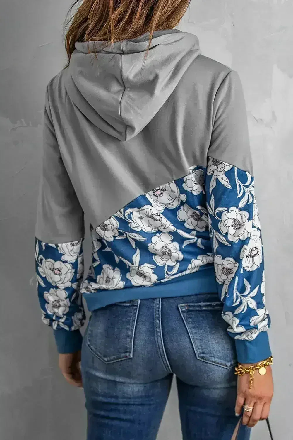 Sweat à capuche col bénitier à motifs floraux gris pour femme