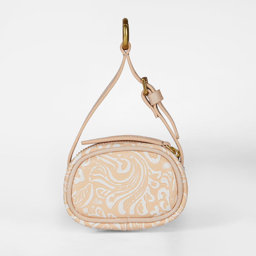 Loyal West SOPHIA MICRO SAC BRELOQUE EN CUIR GAUFRÉ FAIT MAIN - BLANC