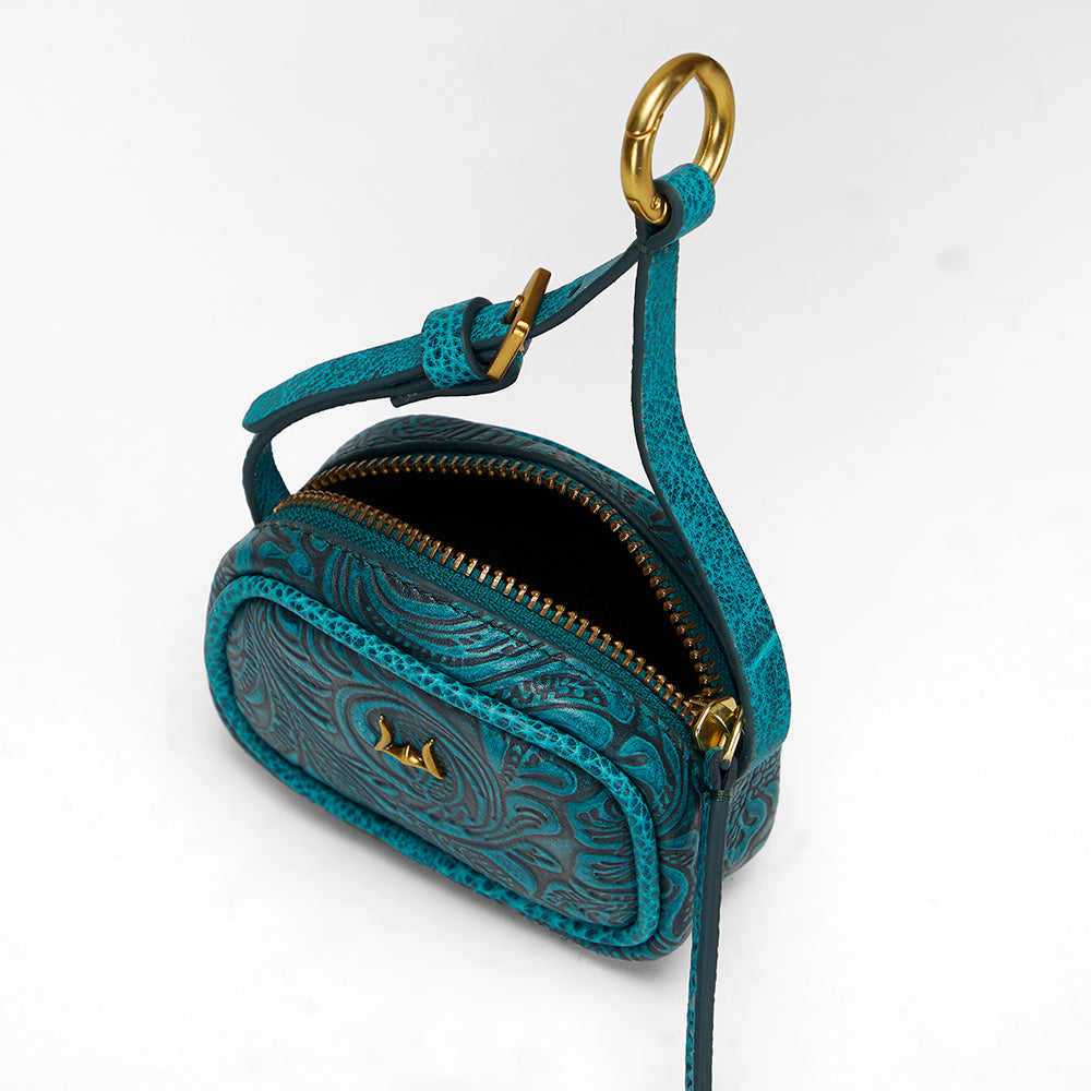 Loyal West SOPHIA MICRO SAC BRELOQUE EN CUIR GAUFRÉ FAIT MAIN - TURQUOISE