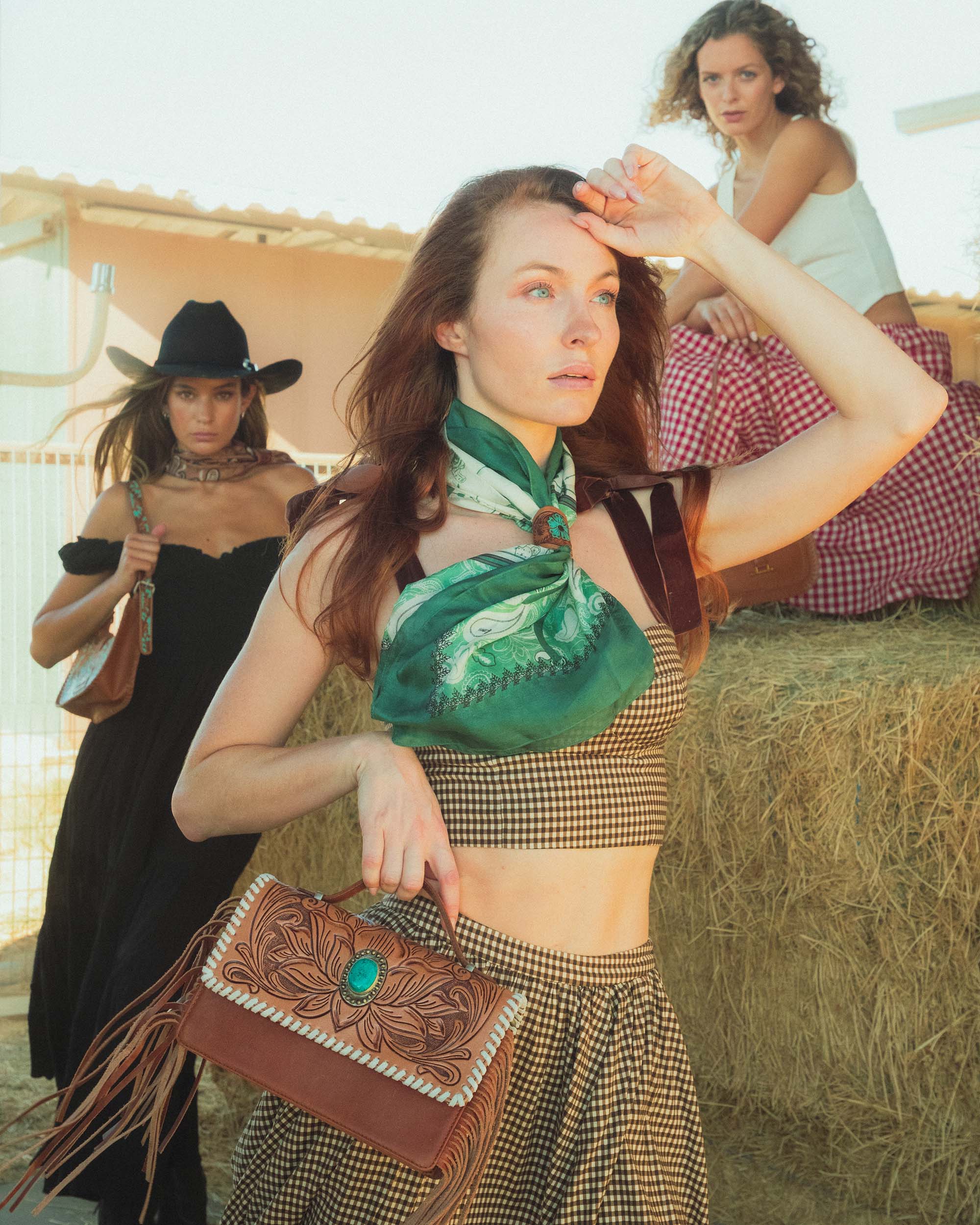 Foulards en soie Loyal West Daylight's Ballet avec attache coulissante en cuir ciselé - Western Sky
