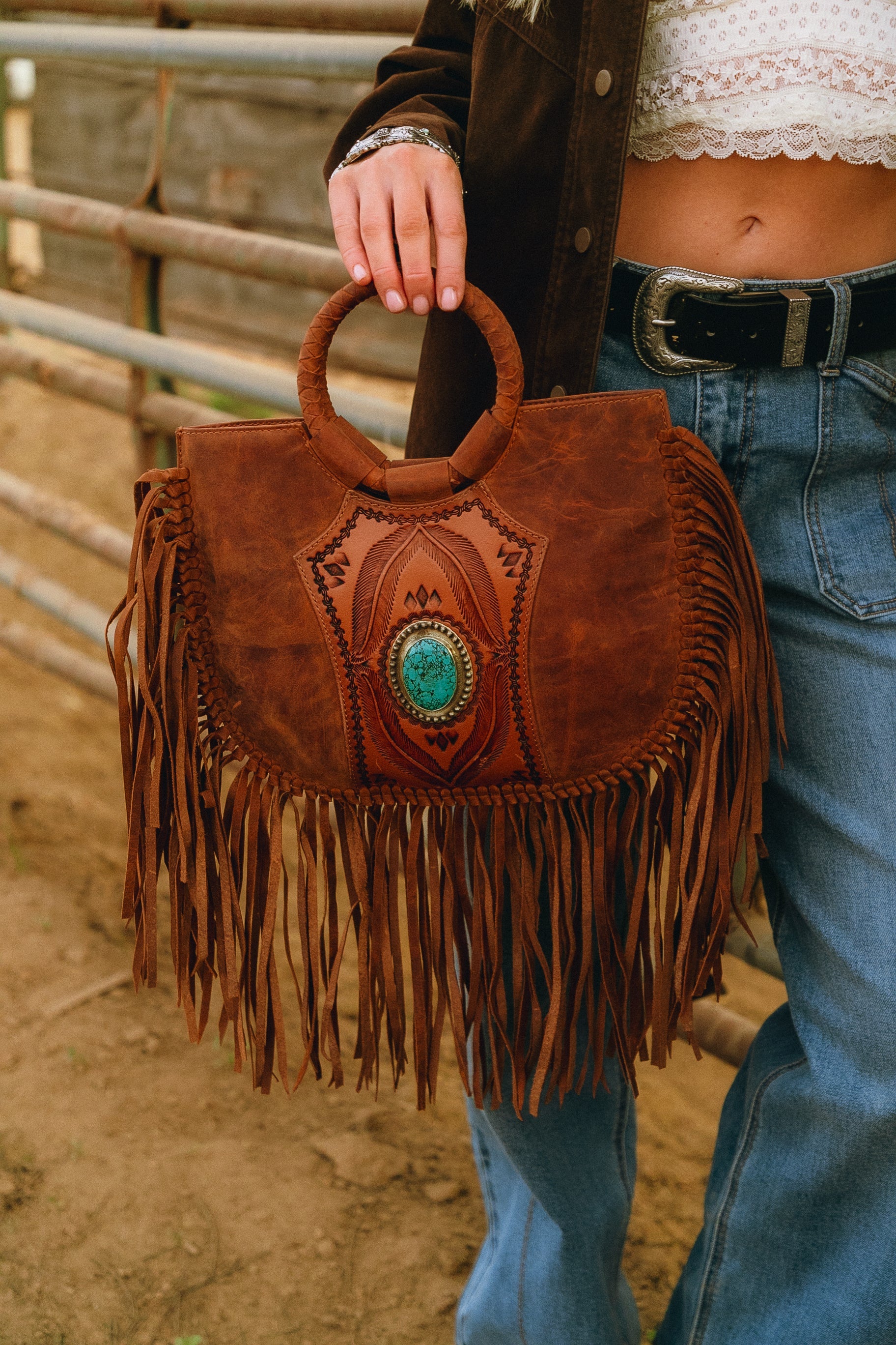 Sac à bandoulière Sedona à pompons couleur havane