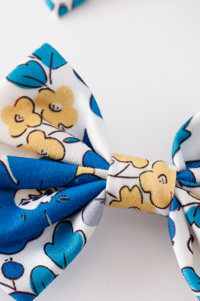 Nœud papillon pour cheveux avec imprimé floral bleu