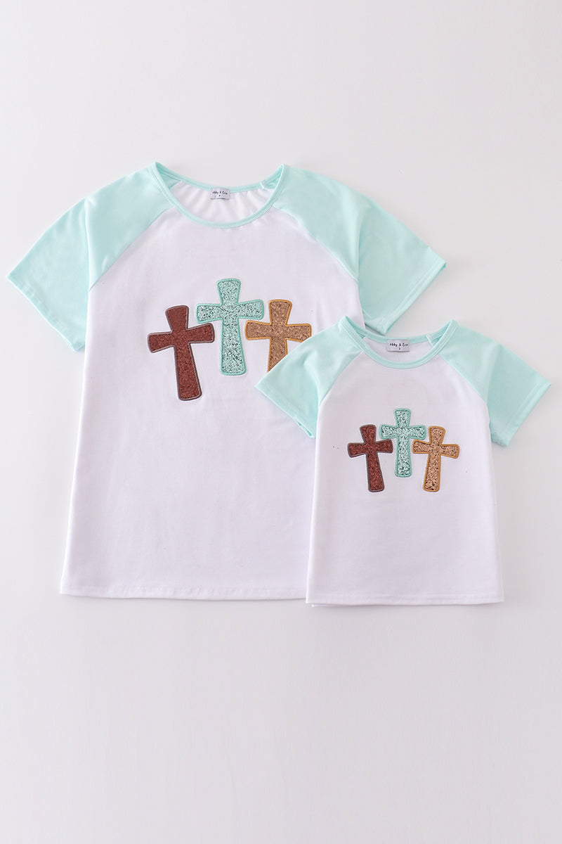Haut maman et moi brodé de paillettes croix blanche il est ressuscité