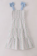 Robe smockée à imprimé floral bleu pour femme