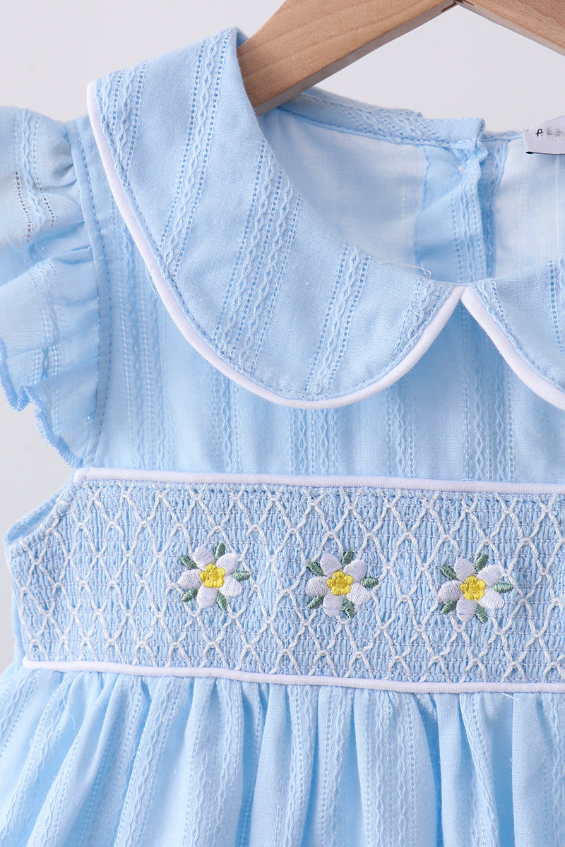 Robe à volants jacquard smockée fleurie bleue