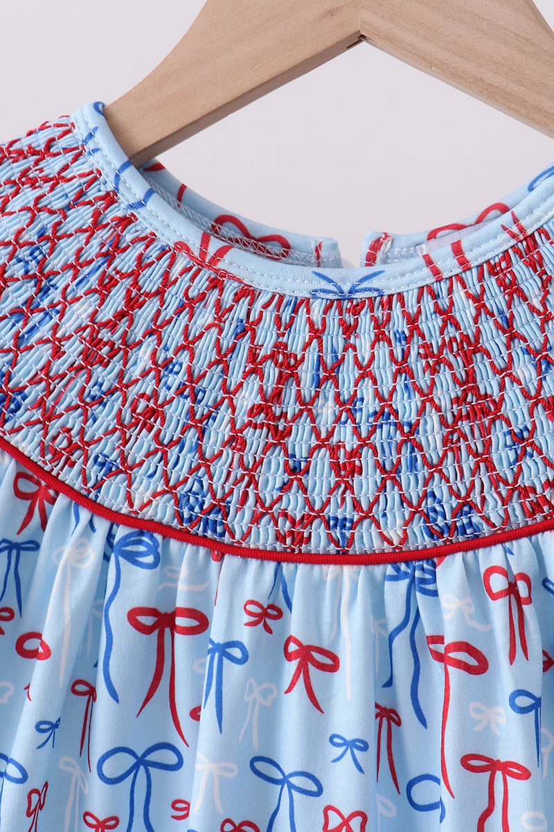 Ensemble short à volants smocké à nœud bleu