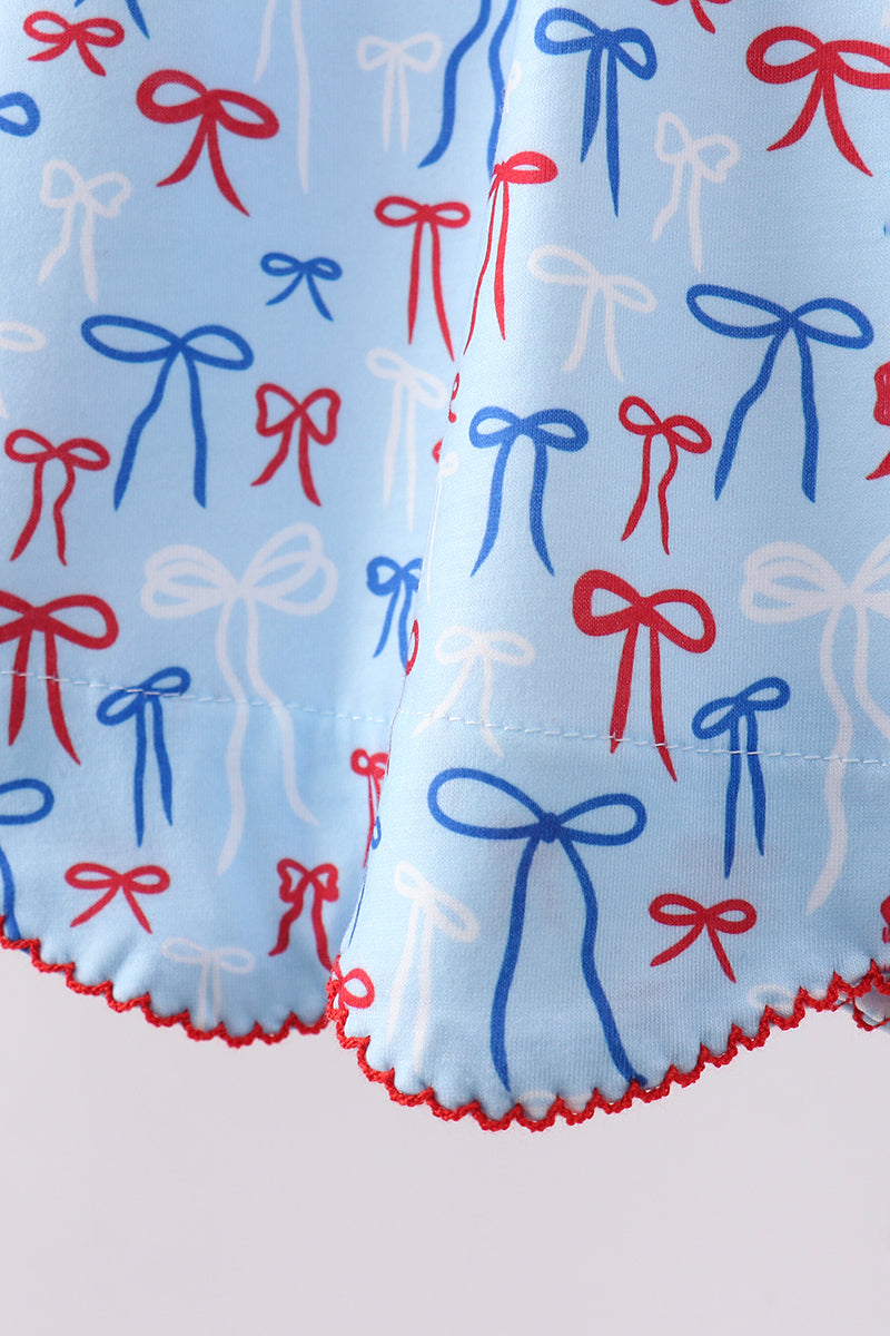 Ensemble short à volants smocké à nœud bleu
