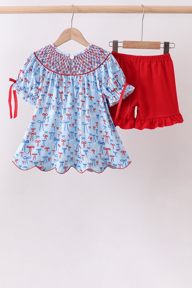 Ensemble short à volants smocké à nœud bleu
