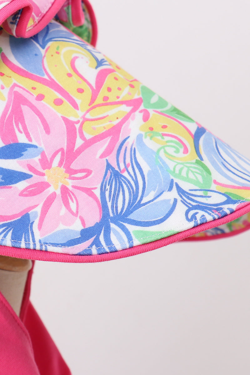 Chapeau à volants et nœud, motif floral tropical