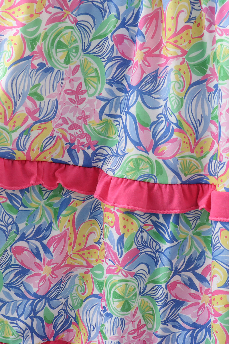 Robe étagée smockée à imprimé floral tropical