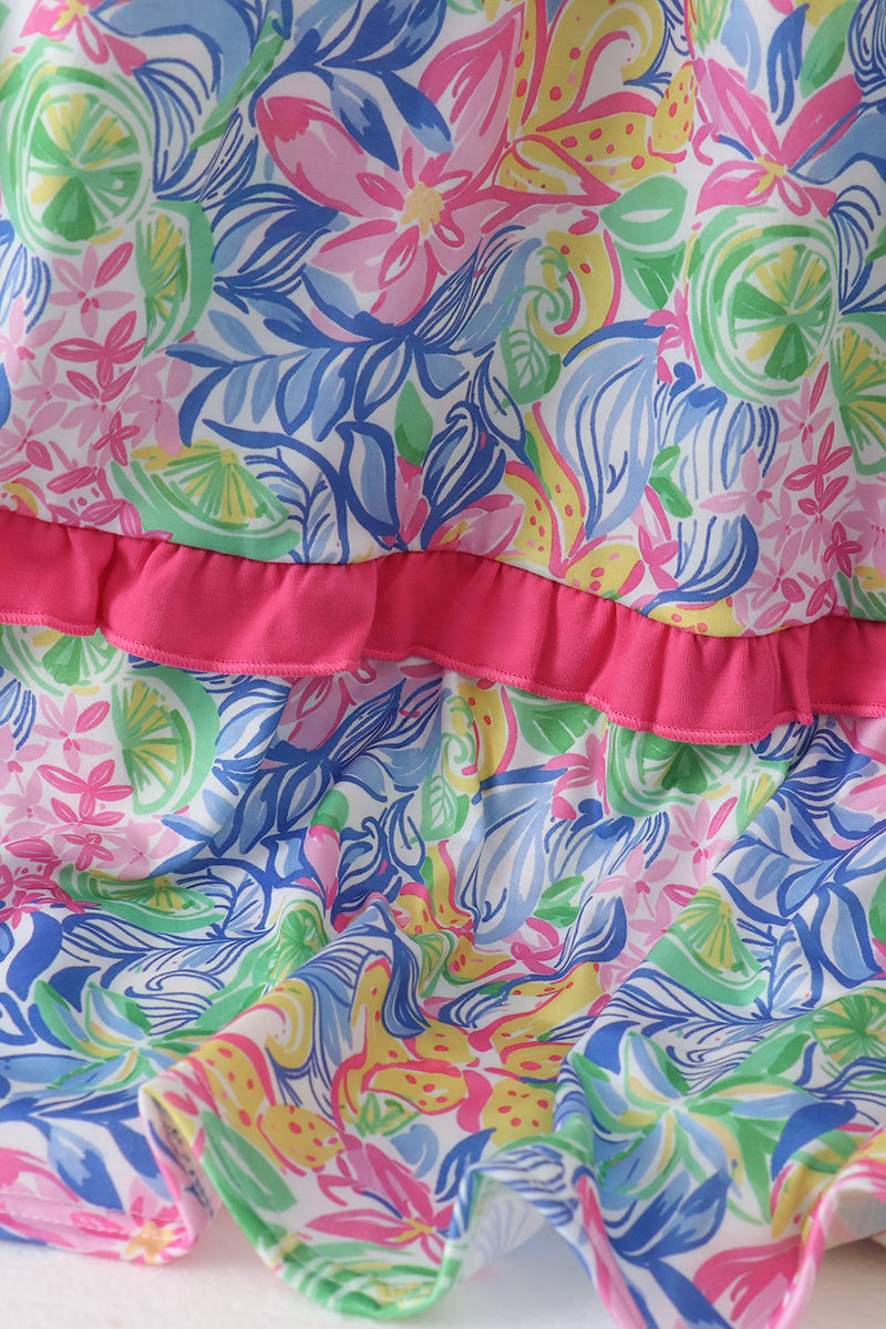 Robe étagée smockée à imprimé floral tropical