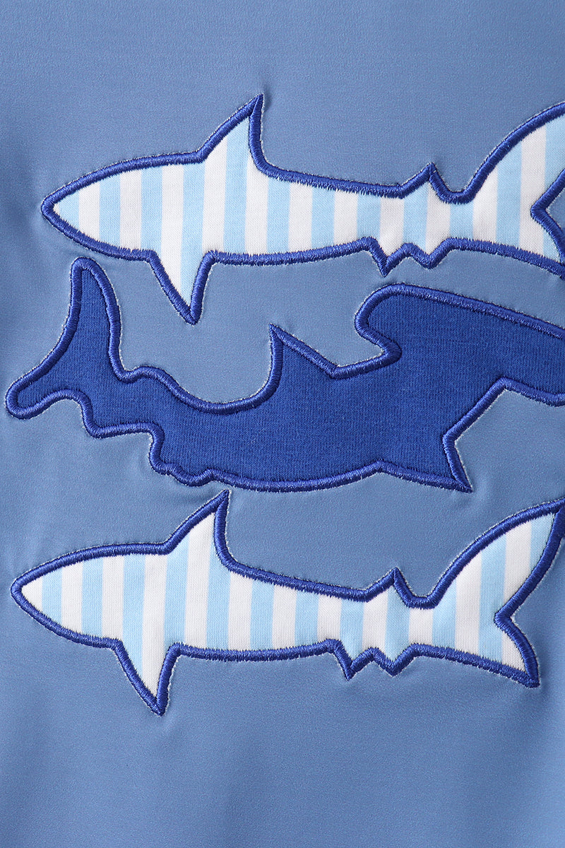 Maillot de bain 2 pièces avec rayures et applique requin bleu