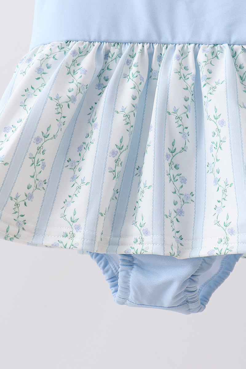 Maillot de bain une pièce à volants avec applique personnage bleu
