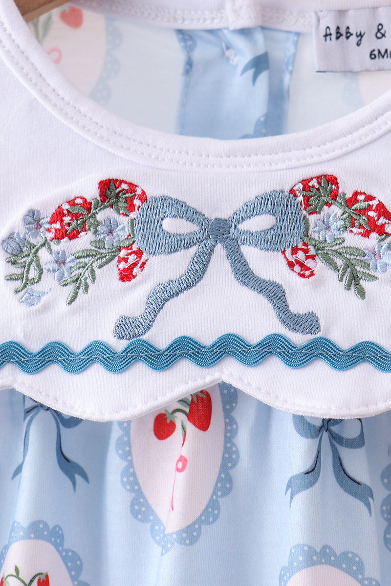 Fraise bleue, nœud, broderie, bulle