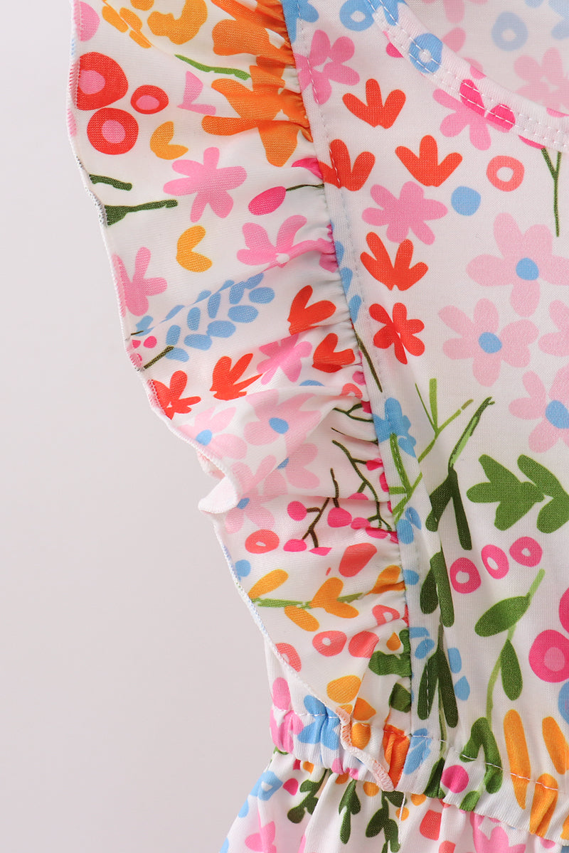 Combinaison à volants et imprimé floral estival
