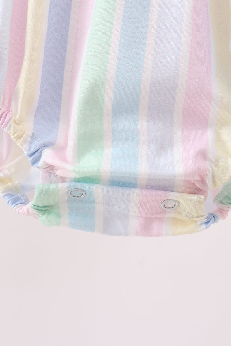 Barbotteuse à rayures arc-en-ciel, smocks papillon et volants