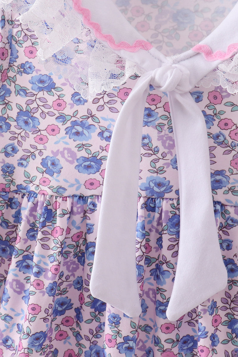 Robe en dentelle florale
