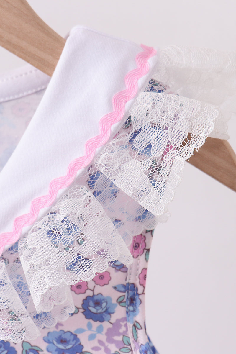 Robe en dentelle florale