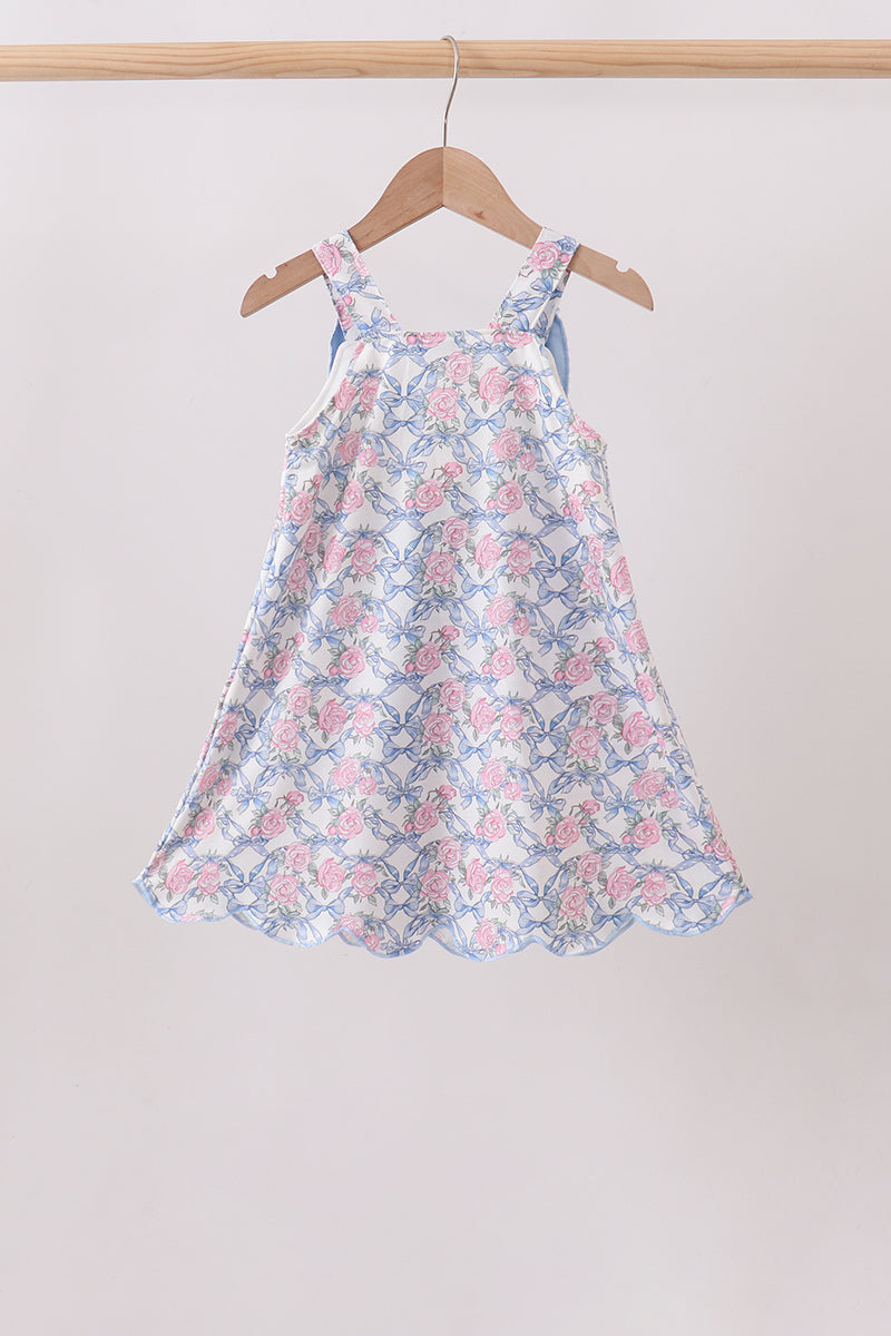 Robe bleue fleurie avec nœud