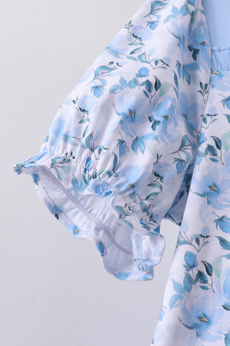 Robe fleurie bleue à volants