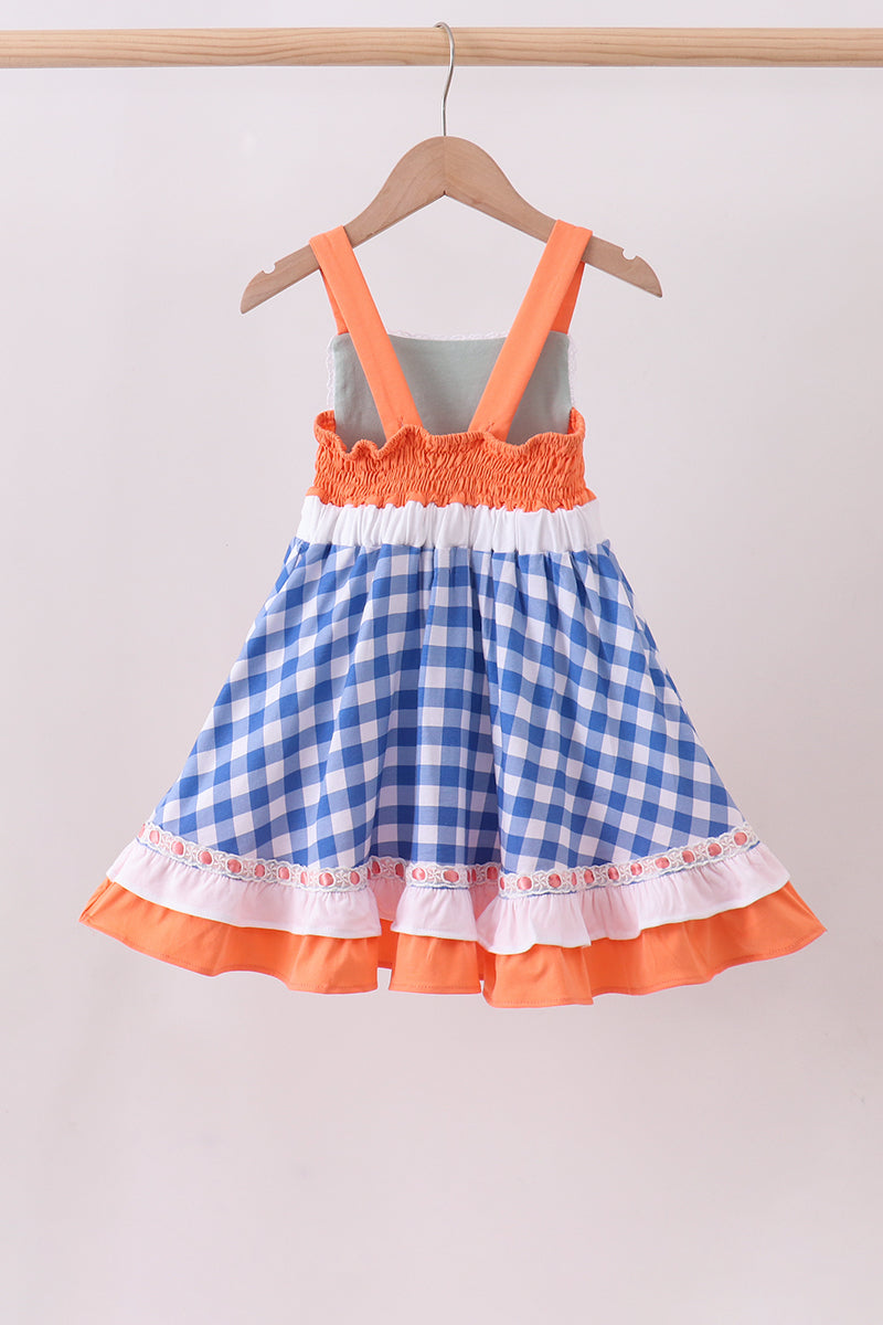 Robe vichy à volants et broderie fraise sauge