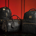 Lot de 3 sacs en cuir monogrammé (Sac à dos Signature, Sac de voyage et Sac polochon)