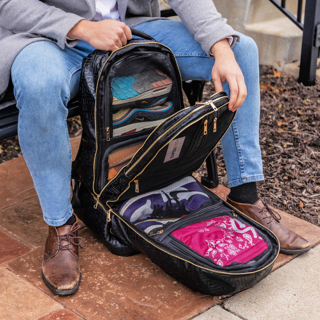 Lot de 3 sacs en cuir monogrammé (Sac à dos Signature, Sac de voyage et Sac polochon)